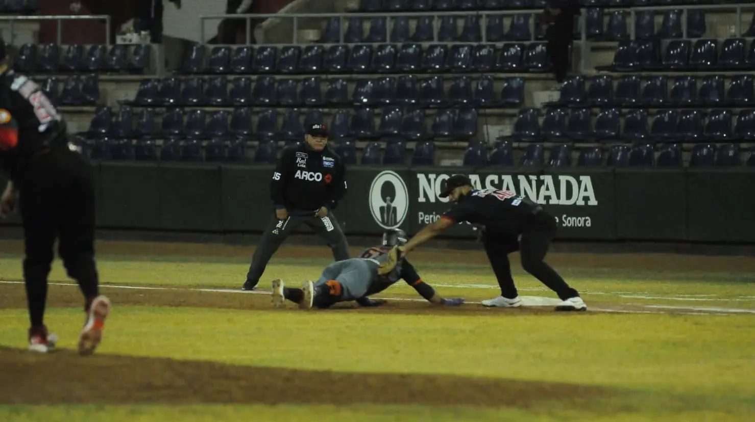 Este jueves Mayos y Naranjeros definirán al ganador de la serie.