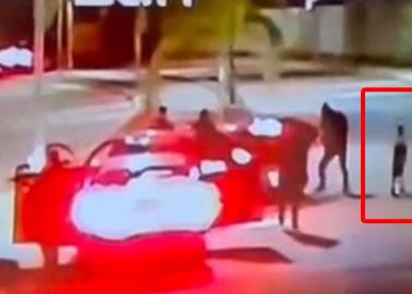 VIDEO | Sujetos secuestran a un hombre frente a su hijo suplicando que no se lo lleven