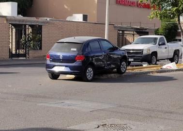 Aparatoso choque en la colonia Bellavista de Ciudad Obregón