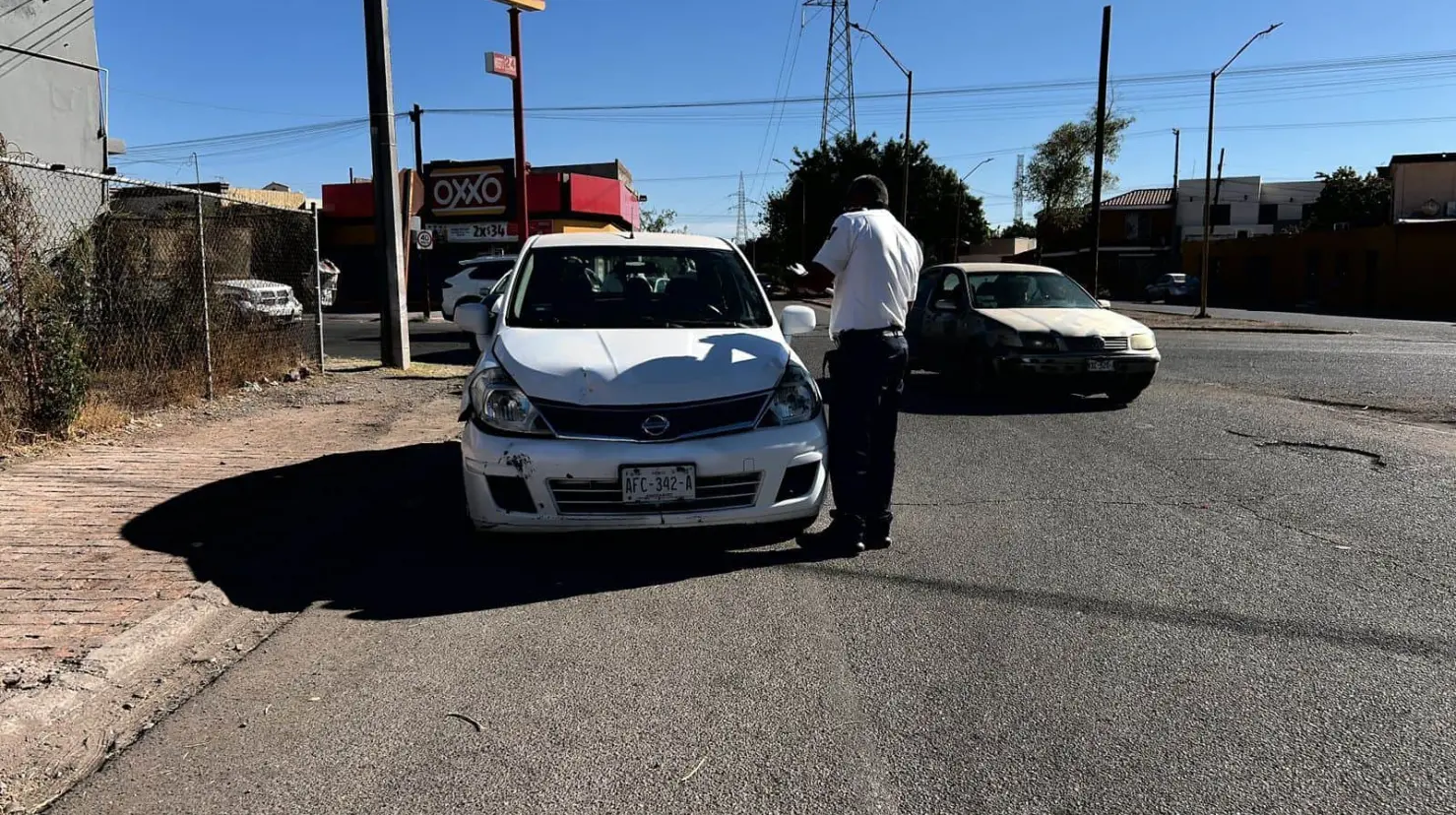 Se lesiona motociclista en choque en Ciudad Obregón