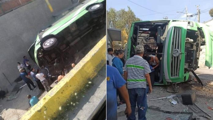 VIDEO | Así salió disparado un camión de pasajeros por arriba de un muro de contención VIDEO | Así salió disparado un camión de pasajeros por arriba de un muro de contención