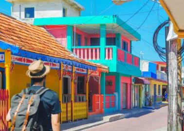 Conoce el Pueblo Mágico perdido en el Caribe mexicano que tiene una alberca natural | VIDEO