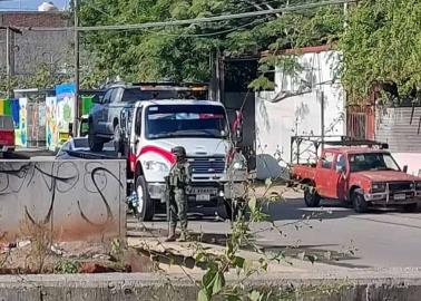 "Revientan" bodega y hallan carros, presuntamente, usados por delincuentes