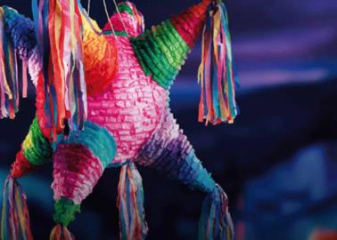 ¿Cuál es el origen de la tradición de romper piñatas durante las posadas navideñas?