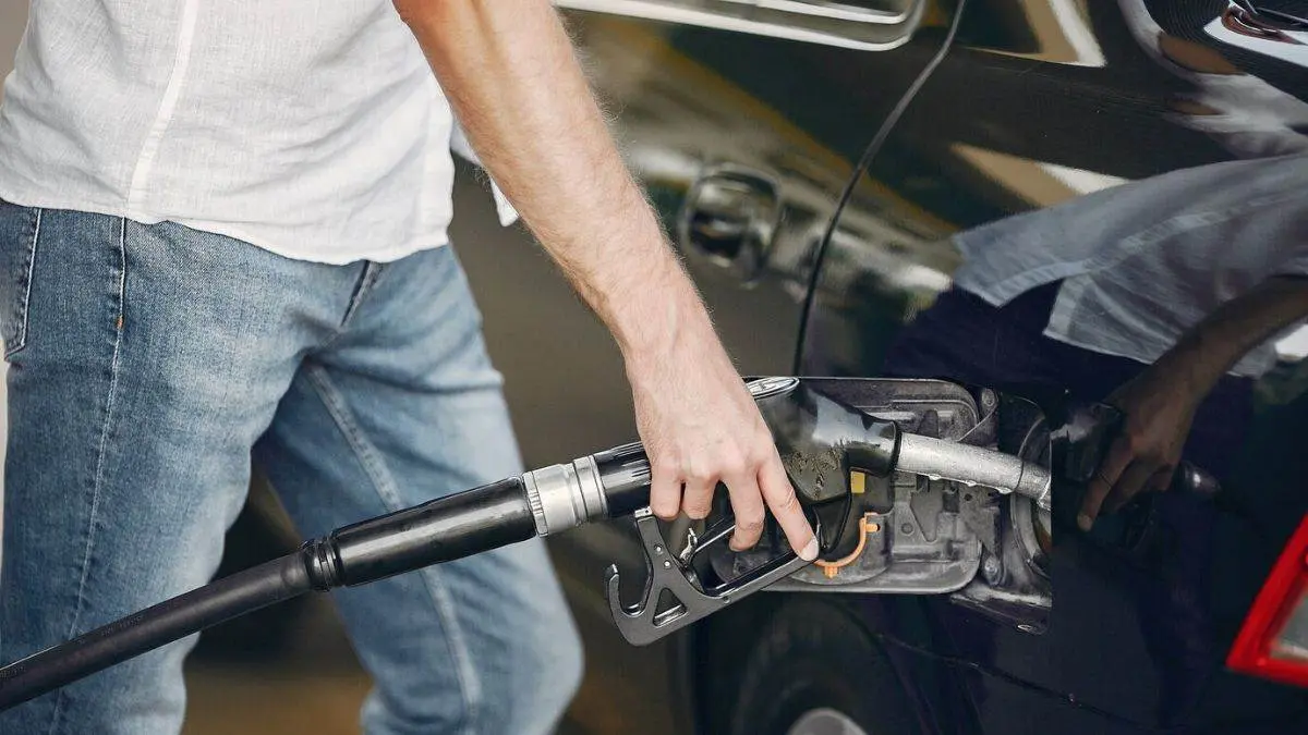 Esto pasa si mezclas gasolina y diesel Fuentes: Freepik.es