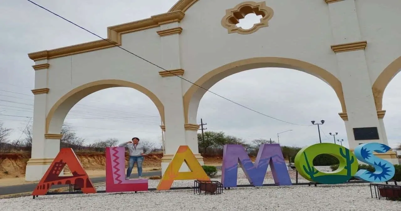 Visitan Álamos