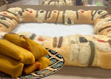 ¿De dónde viene la tradición de dar tamales tras encontrar al niño en Rosca de Reyes?