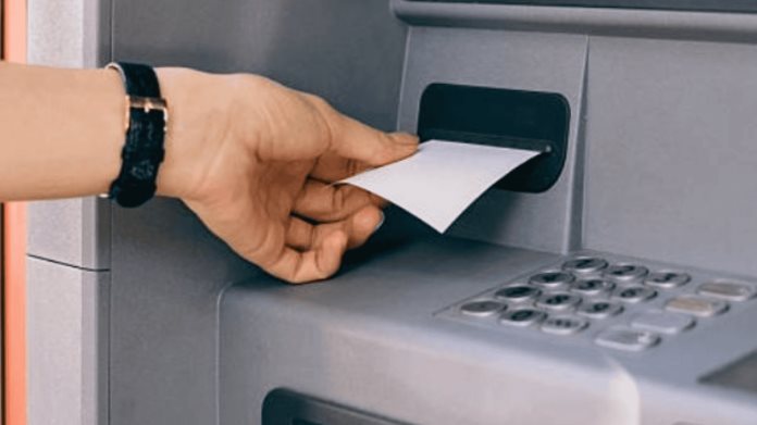 ¿Por qué no deberías imprimir los recibos de cajeros automáticos? ¿Por qué no deberías imprimir los recibos de cajeros automáticos?