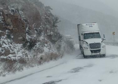 Tormenta invernal ocasiona nevadas en Sonora y como precaución cierran carreteras