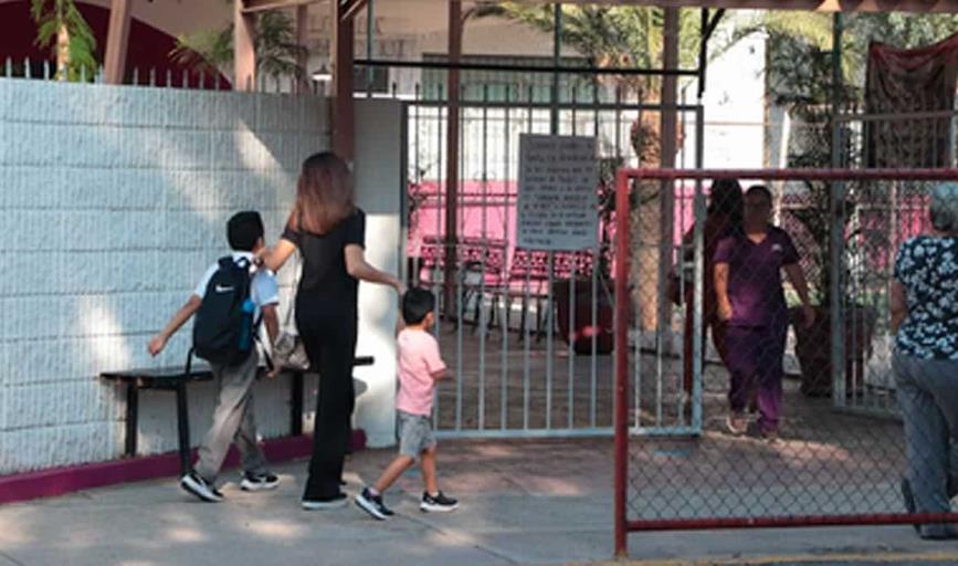 Regresan hoy a clases sólo 358 mil 196 alumnos