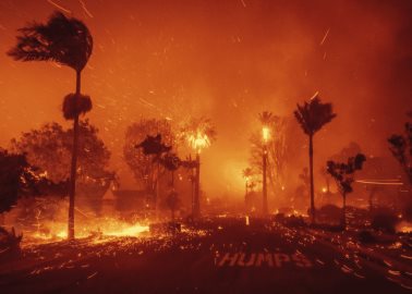 Aumentan a siete las víctimas mortales por los incendios en Los Ángeles