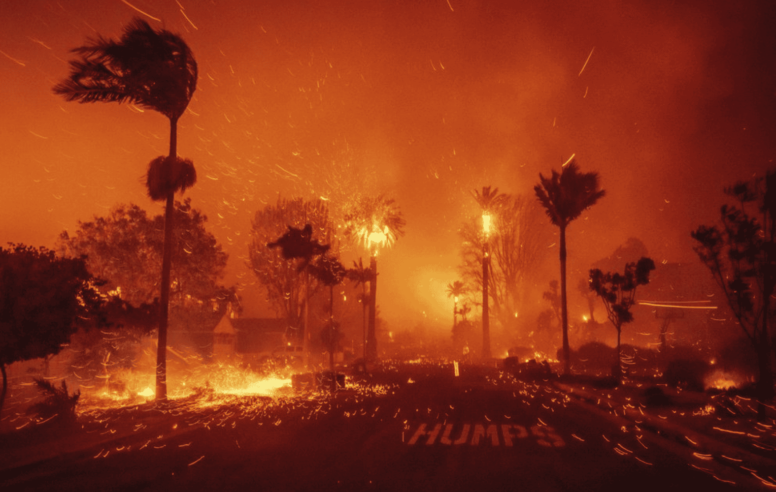 Aumentan a siete las víctimas mortales por los incendios en Los Ángeles