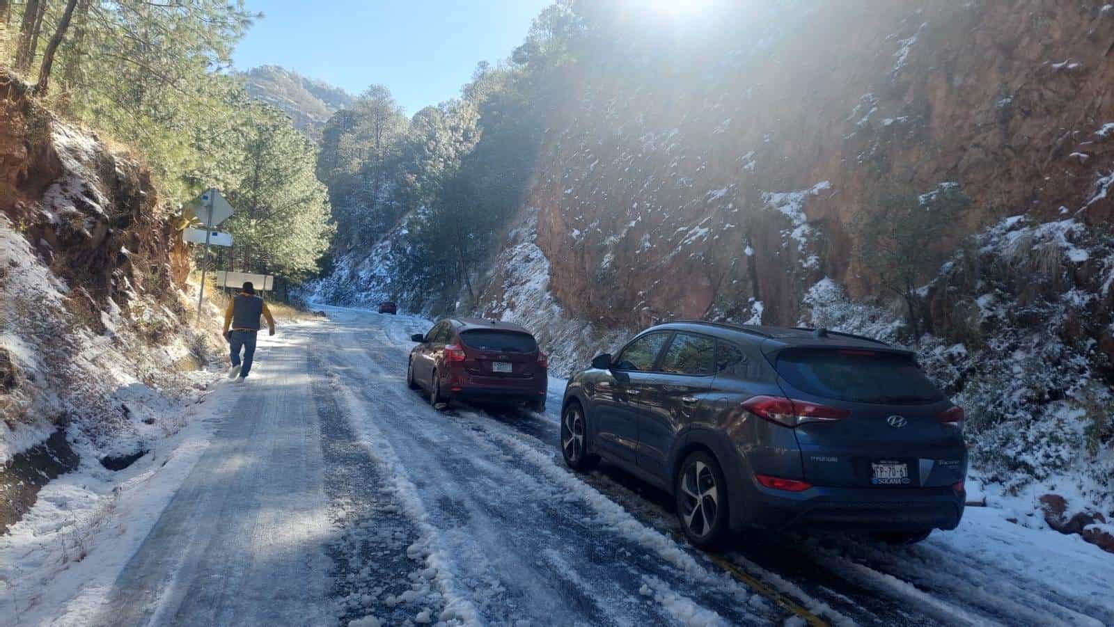 Despejan caminos hacia Yécora; piden extremar precauciones