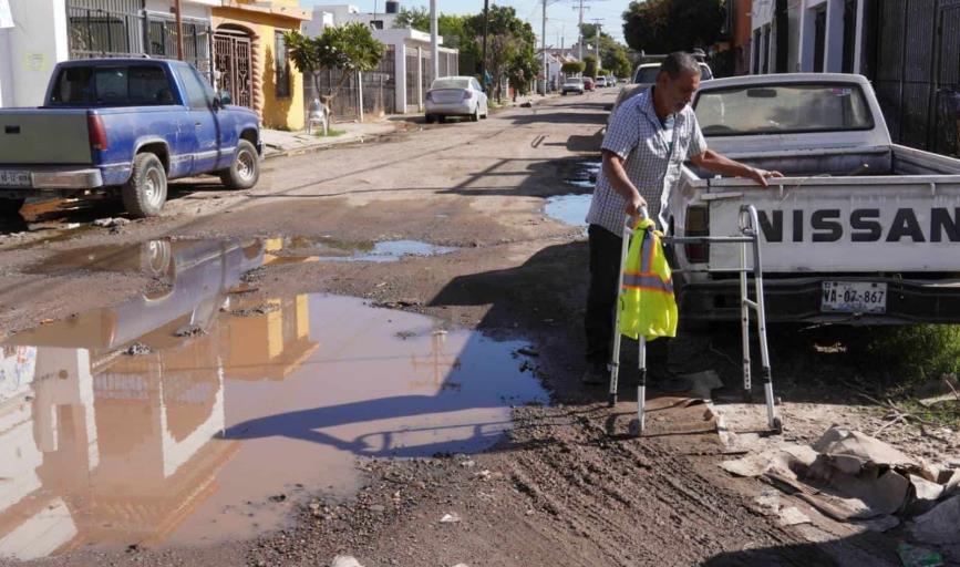 Vecinos de Villa Fontana piden solución a problema de aguas negras