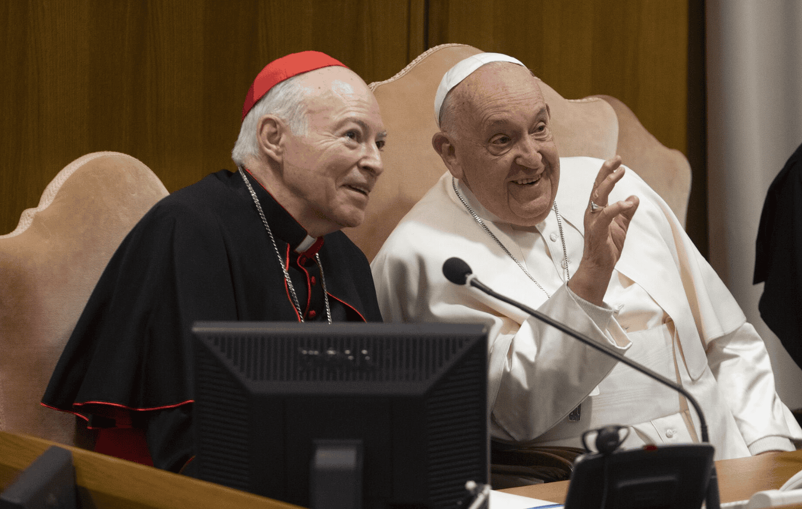 Papa Francisco no acepta renuncia de Cardenal Carlos Aguiar y extiende su mandato