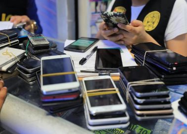 Profeco advierte sobre la compra de celulares en el mercado gris