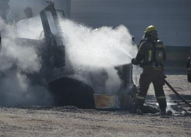 Se incendia tráiler en el Parque Industrial de Ciudad Obregón