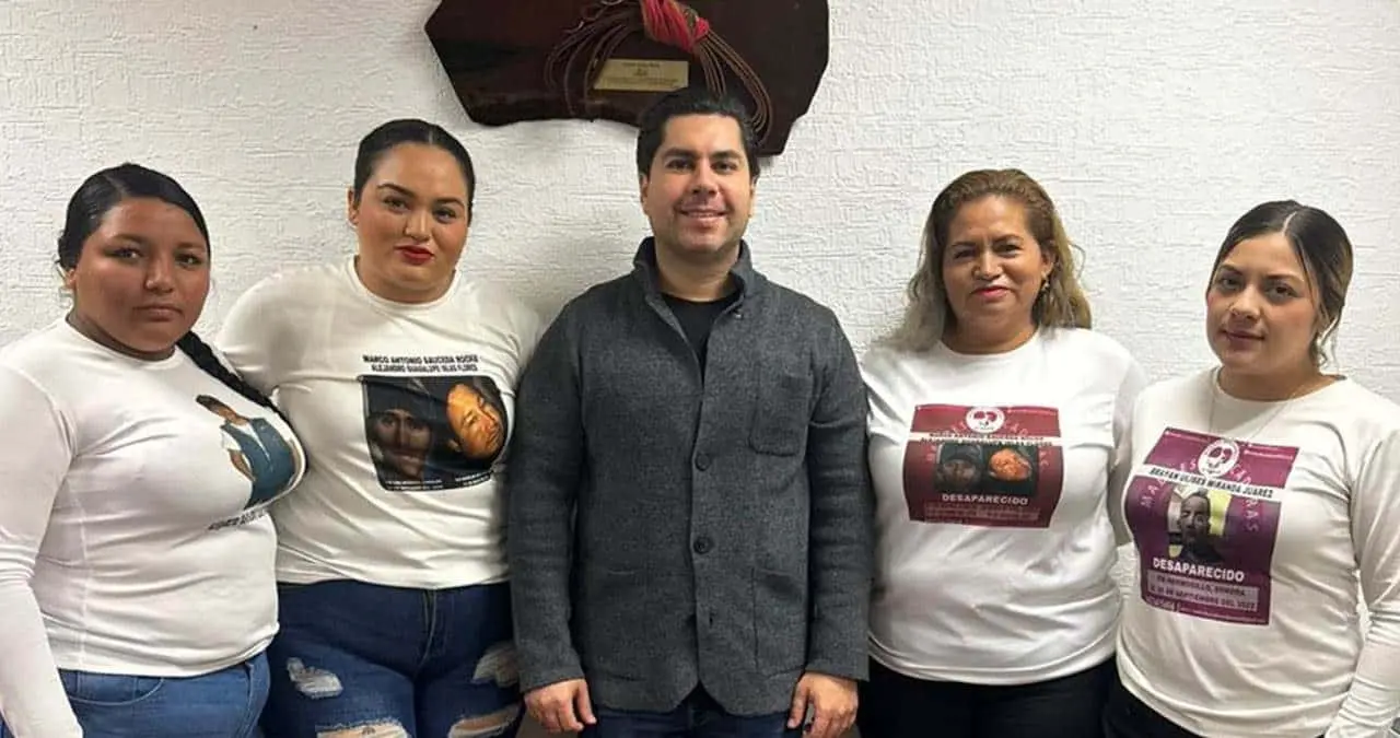 Reunión en Congreso del Estado con colectivo Madres Bscadoras