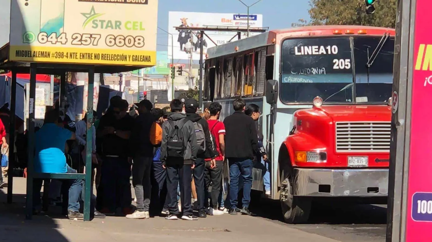 Taxis piratas invaden a la línea 10 en Ciudad Obregón