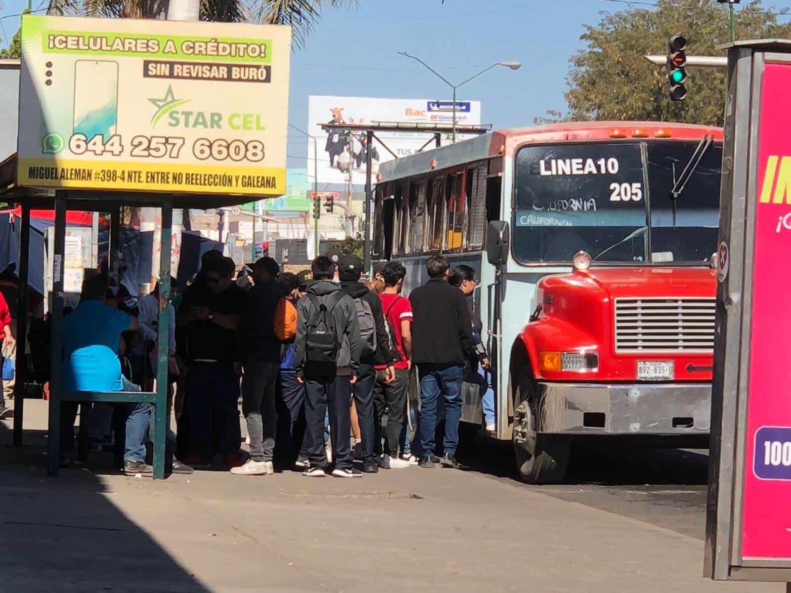 Taxis piratas invaden a la línea 10 en Ciudad Obregón