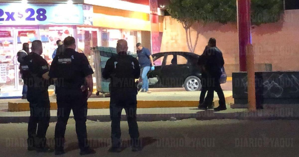 Hallan arma en vehículo de hombre baleado en Ciudad Obregón