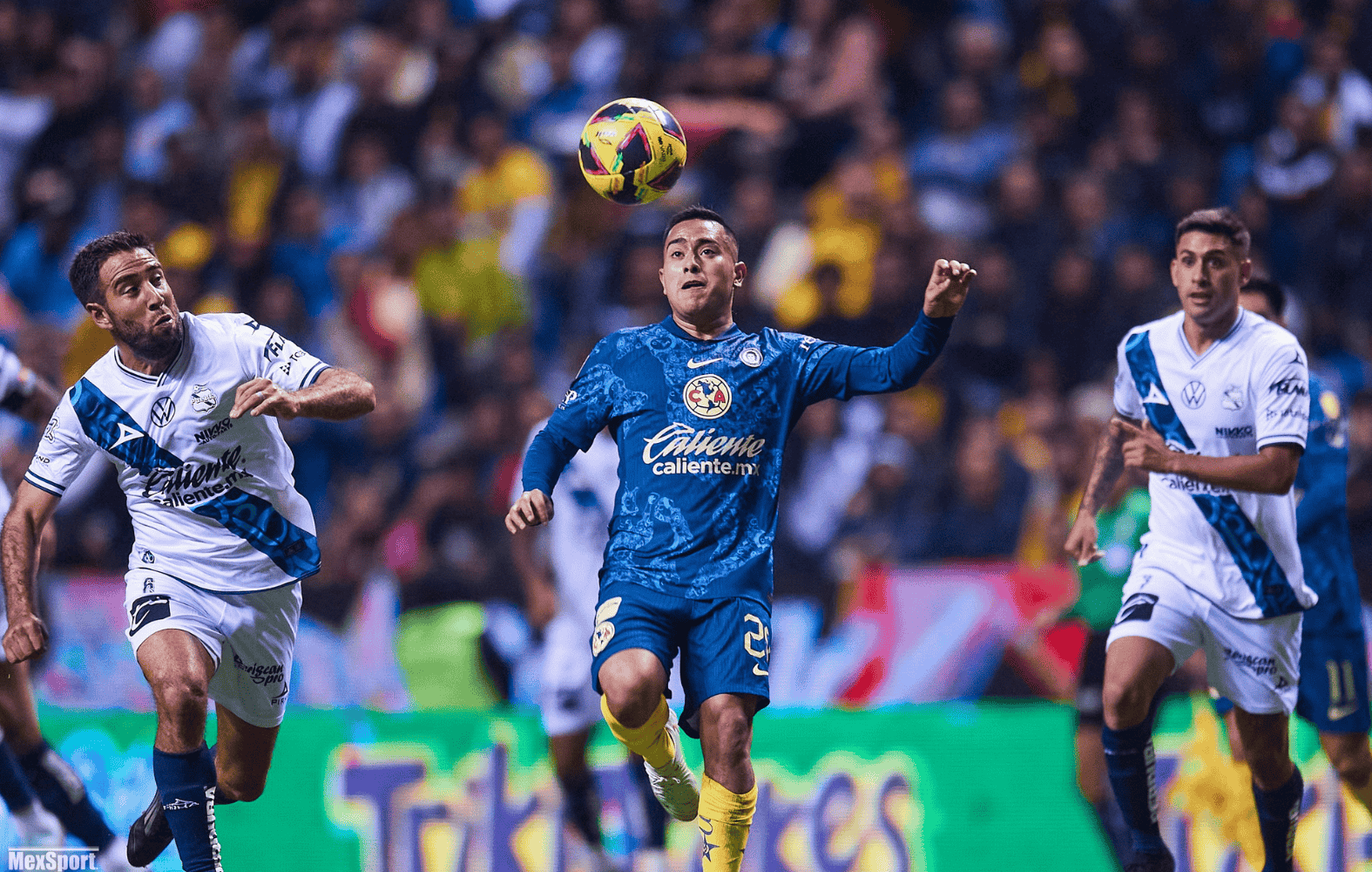 América sufre, pero gana a Puebla y mantiene el liderato de la Liga MX