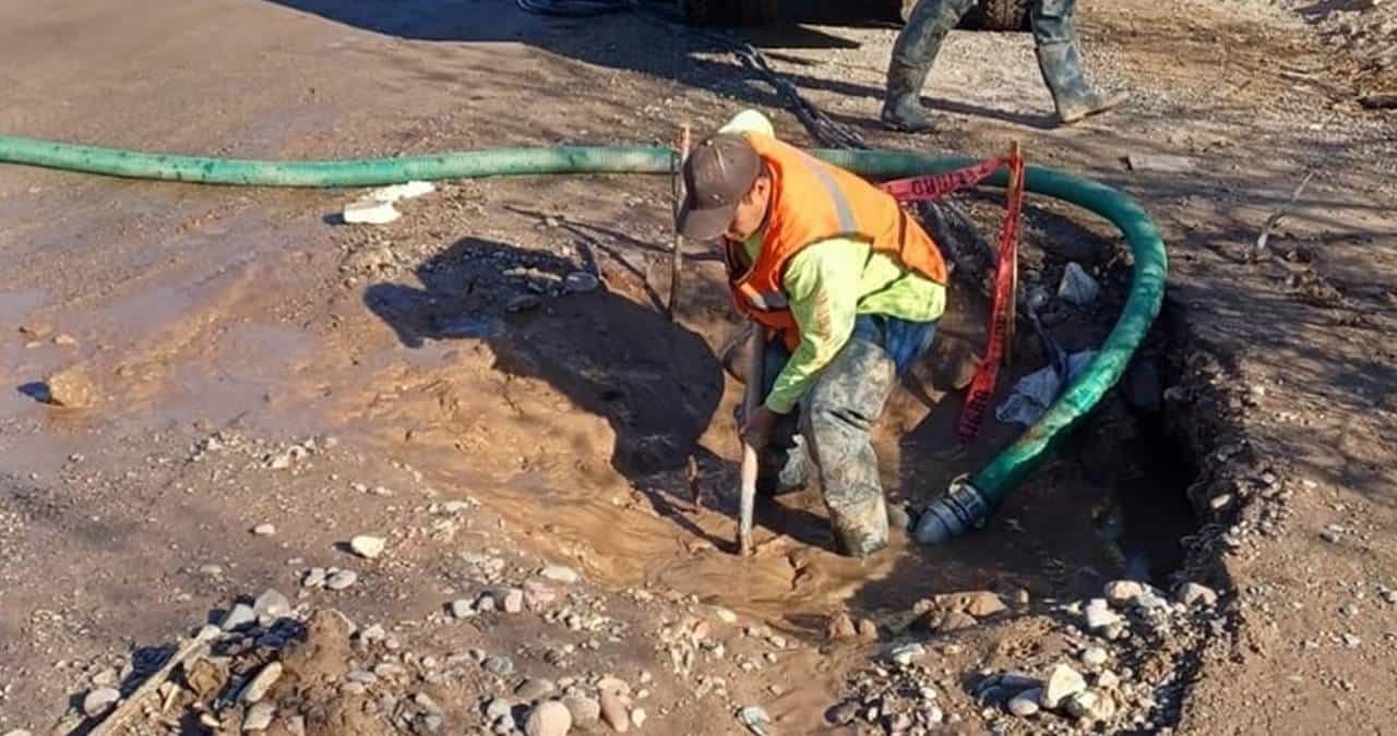 Fugas de agua en las calles las debe pagar el gobierno no el ciudadano: Peinado Luna