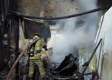 Arrasa fuego con casa al norte de Ciudad Obregón