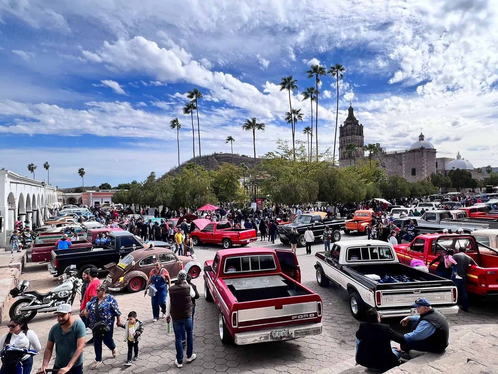 Esperan hasta 3 mil visitantes en demostración de autos clásicos en Álamos