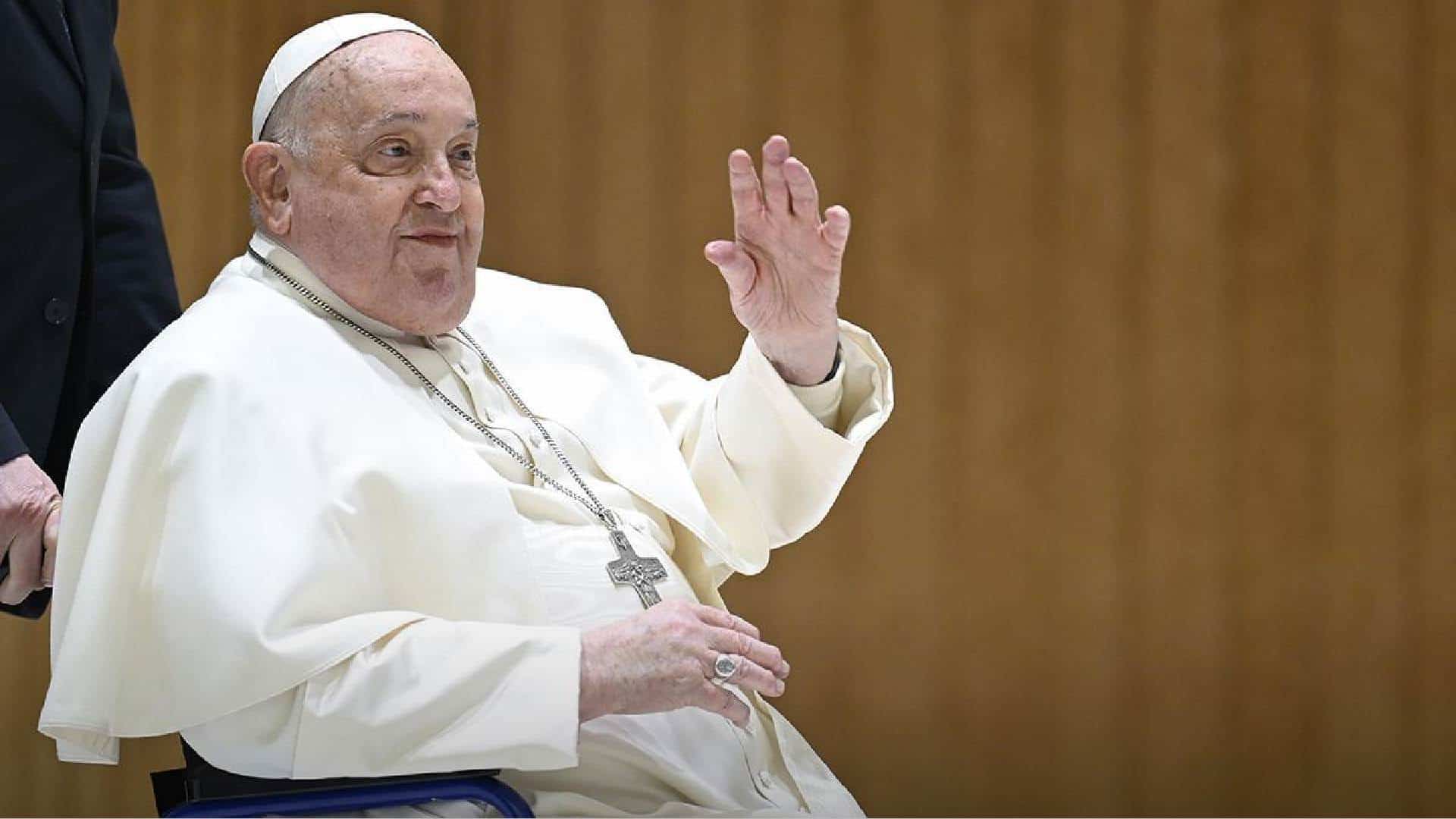 El Papa Francisco hospitalizado por neumonía bilateral: El Vaticano confirma su estado de salud