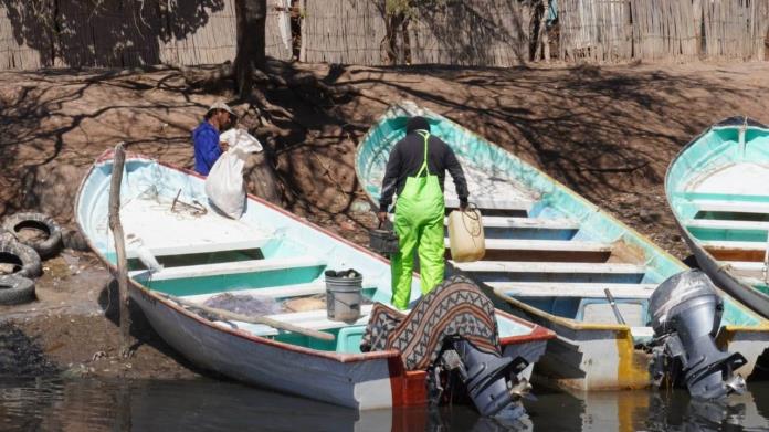 Por los suelos está la pesca en Bahía de Lobos Por los suelos está la pesca en Bahía de Lobos