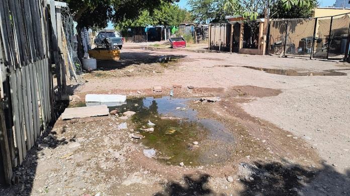 En Los Presidentes piden atención a drenajes colapsados En Los Presidentes piden atención a drenajes colapsados