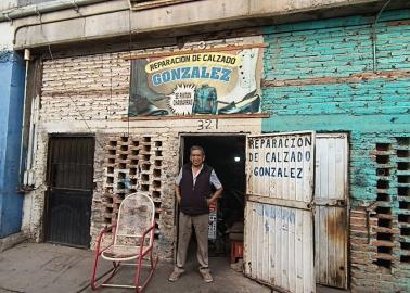 Don Tomás González: El incansable zapatero de 70 años de Ciudad Obregón