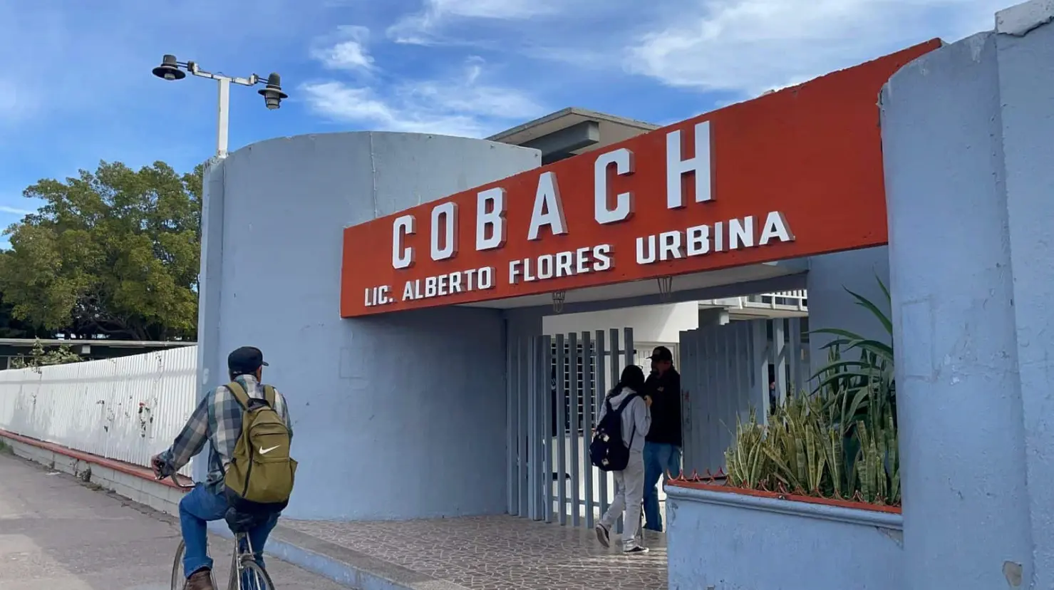 Prevención de adicciones: Cobach Obregón 1 recibe manual para alumnos y padres