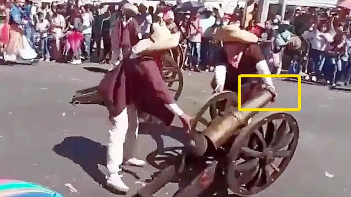 VIDEO | Le vuelan la mano de un cañonazo durante desfile en carnaval