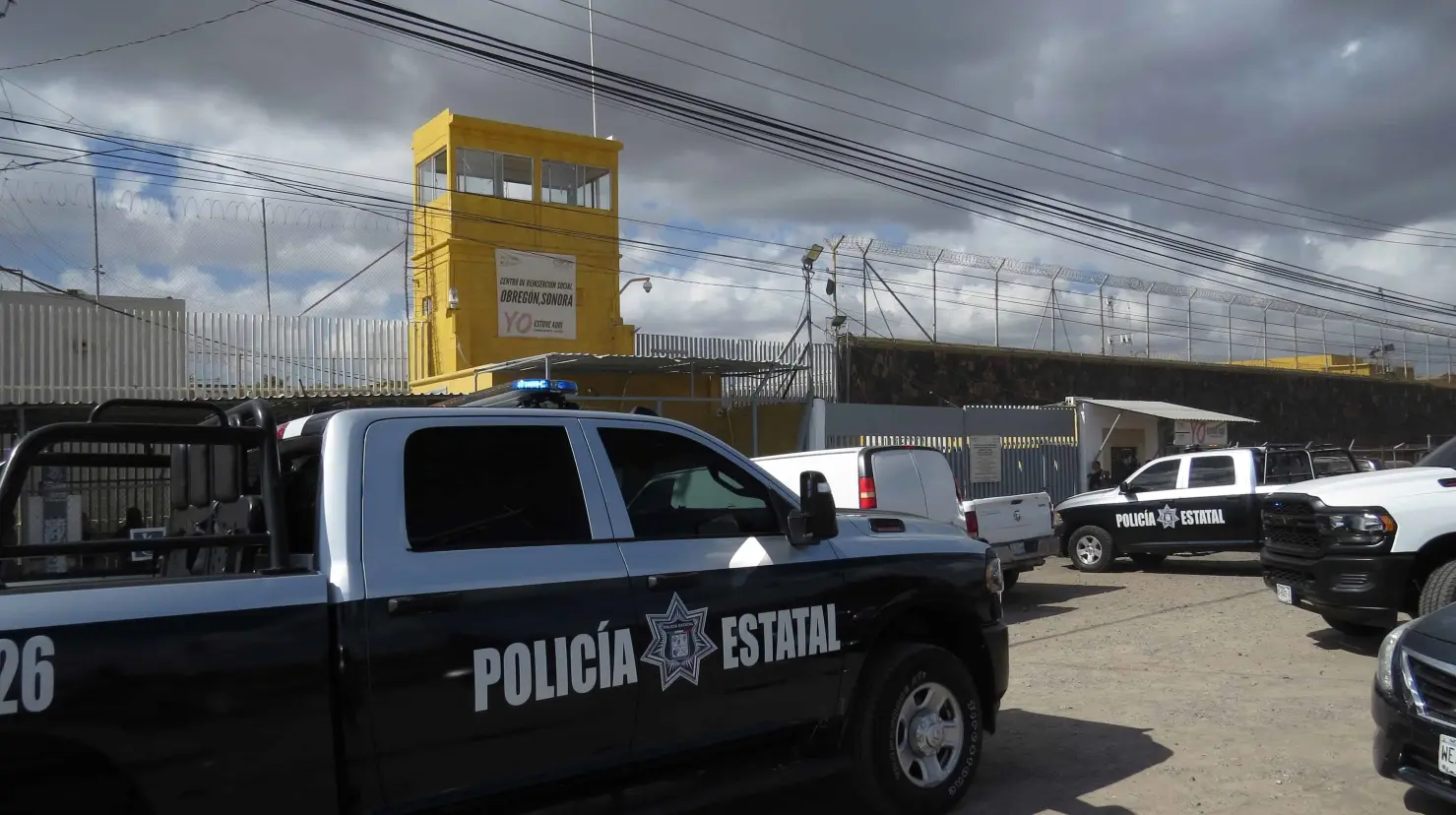 Detienen a policía municipal por presunta violación