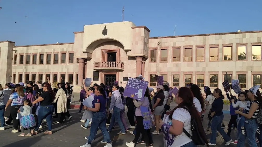 Mujeres de Cajeme reclaman sus derechos en la marcha 8M
