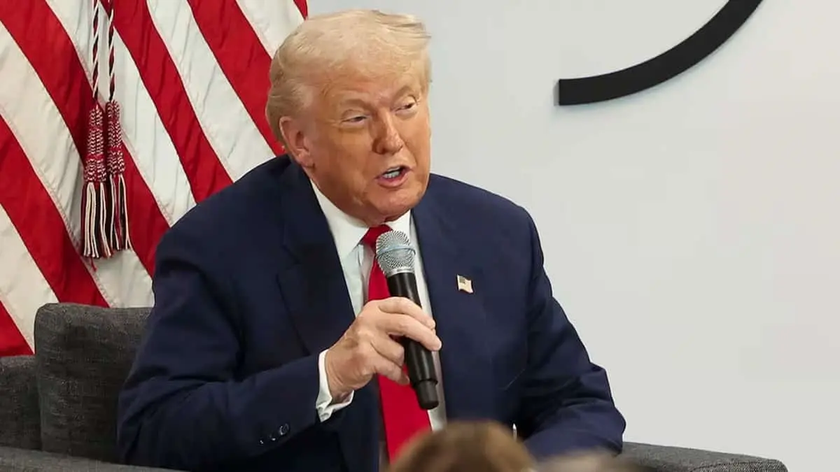 Trump fanfarronea ante empresarios que las plantas automotrices "ahora fabrican en Estados Unidos"