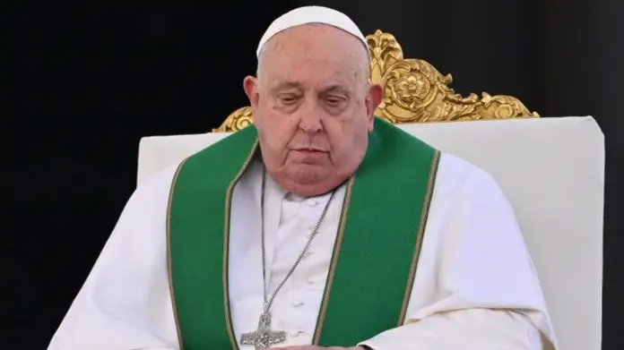 Difunden la primera foto del Papa tras su hospitalización Difunden la primera foto del Papa tras su hospitalización