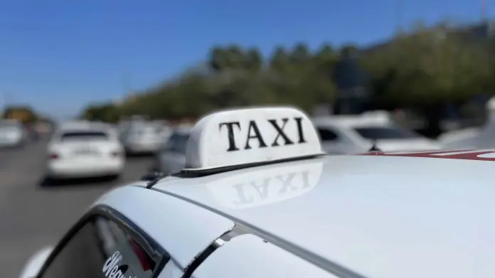 Taxis "pirata" regresan al centro de Ciudad Obregón