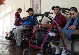 Expresan amor a adultos mayores del Asilo San Vicente en Cajeme