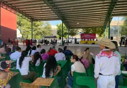 Estudiantes de secundaria muestran talentos artísticos