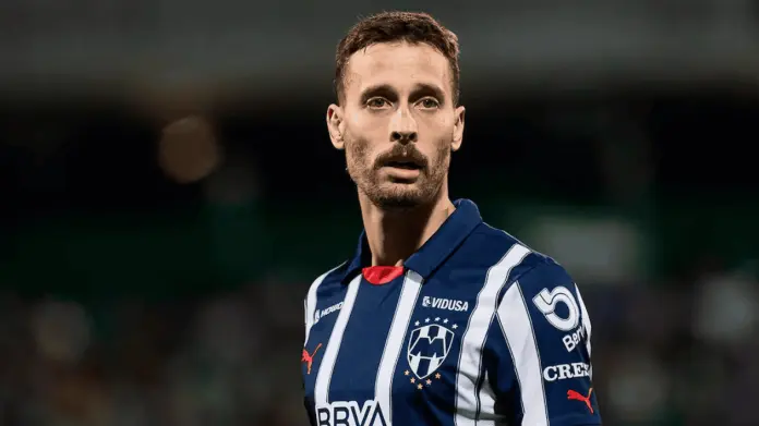 Sergio Canales, listo para jugar contra Chivas tras superar herida Sergio Canales, listo para jugar contra Chivas tras superar herida