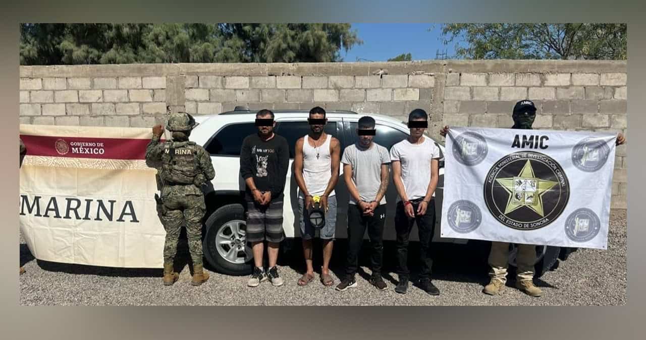 Arrestan a sujetos con auto robado y armas en carretera Altar-Tubutama