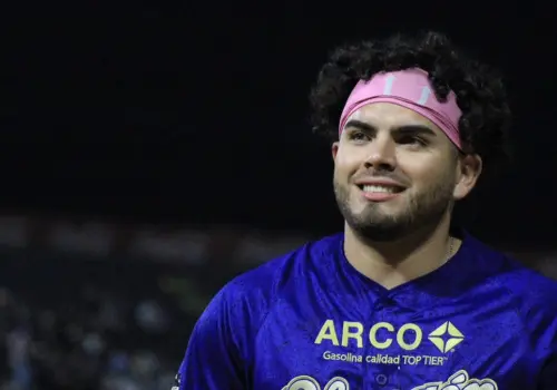Jonathan Aranda da un comienzo extraordinario