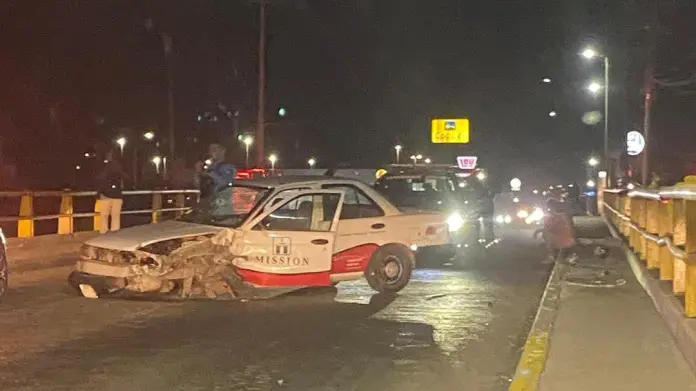Chocan en puente de Canal Bajo y California, al norte de Ciudad Obregón