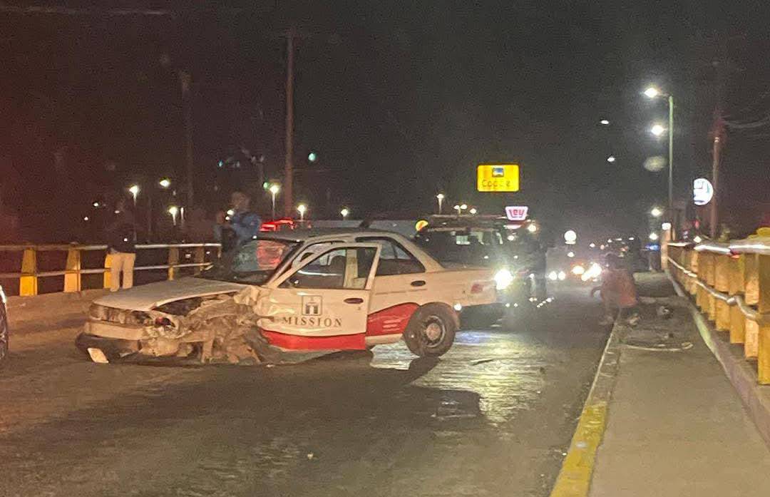 Chocan en puente de Canal Bajo y California, al norte de Ciudad Obregón