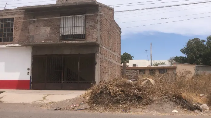 Más de 100 casas abandonadas en Esperanza se usan como basureros Más de 100 casas abandonadas en Esperanza se usan como basureros
