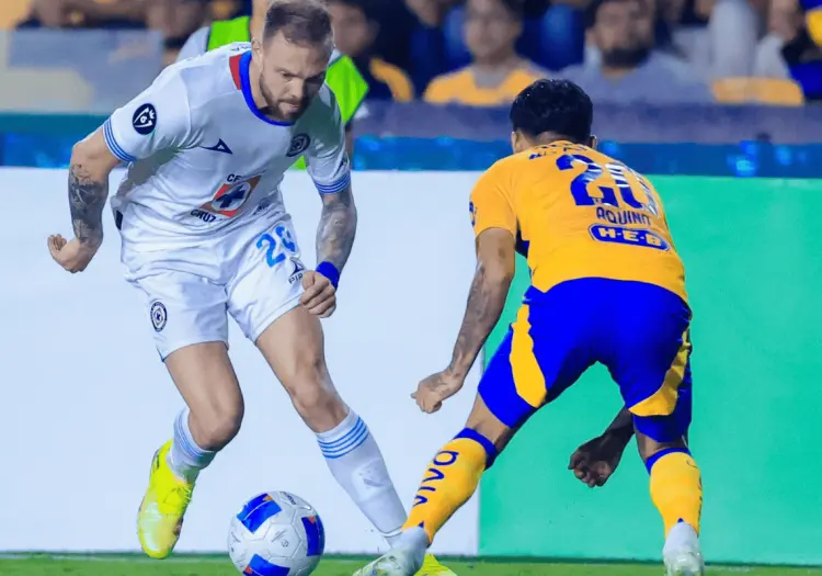 Tigres y Cruz Azul empatan 1-1 en la ida de Semifinales de Concachampions