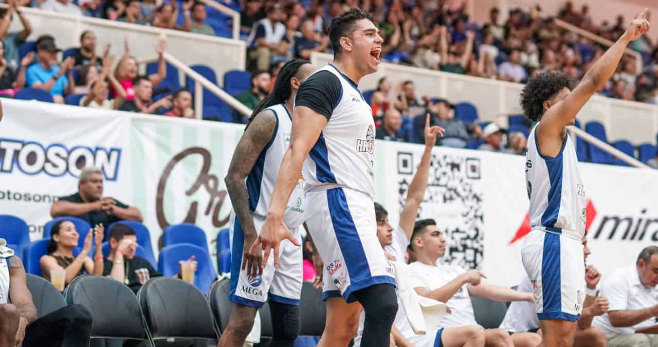 Halcones de Ciudad Obregón visita a Venados de Mazatlán
